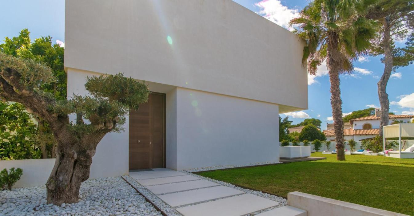 Pau Villa *